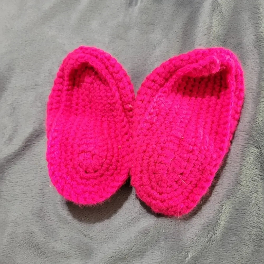Hand Crochet Baby Slipper Shoes Girls 6/7 Houseshoes Barbie Pink Comfort Stretch